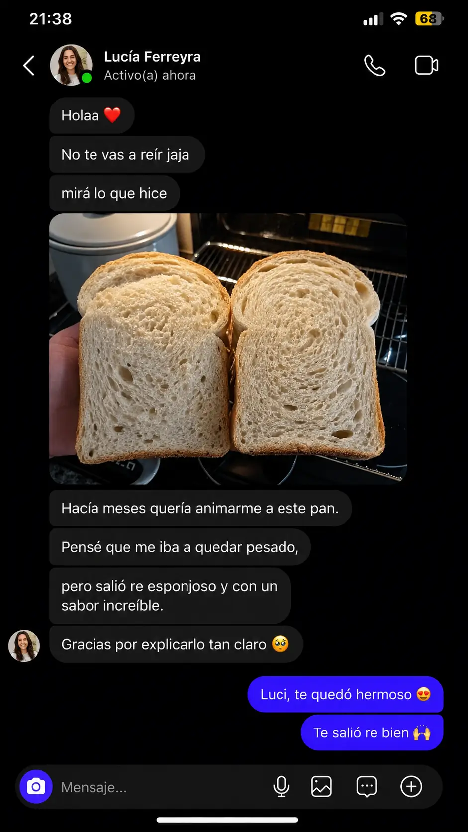 Conversación con Lucía Ferreyra mostrando un pan esponjoso y lleno de sabor