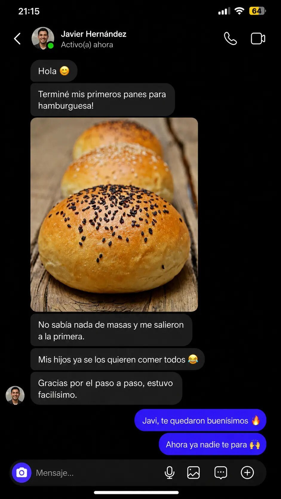 Conversación con Javier Hernández mostrando sus primeros panes para hamburguesa